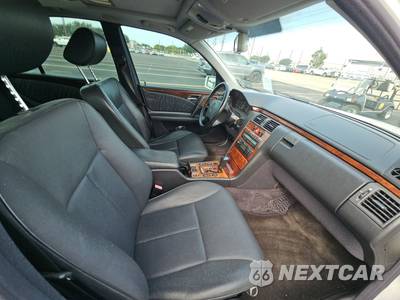 1999 Mercedes-Benz E 430 Sedan - zdjęcie 8 z 32 - miniatura