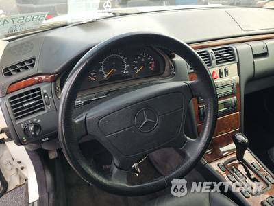 1999 Mercedes-Benz E 430 Sedan - zdjęcie 10 z 32 - miniatura