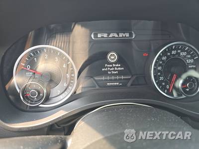 2024 Ram 1500 Laramie Crew Cab Short Bed - zdjęcie 12 z 20 - miniatura