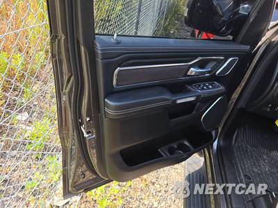 2024 Ram 1500 Laramie Crew Cab Short Bed - zdjęcie 9 z 20 - miniatura