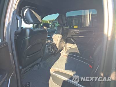 2023 Ram 1500 Laramie Crew Cab Short Bed - zdjęcie 13 z 25 - miniatura