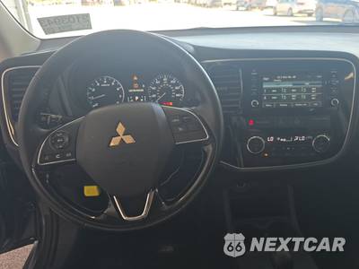 2016 Mitsubishi Outlander SE - zdjęcie 11 z 49 - miniatura