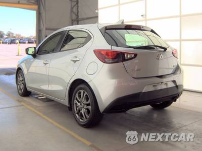 2020 Toyota Yaris Hatchback XLE - zdjęcie 6 z 20 - miniatura