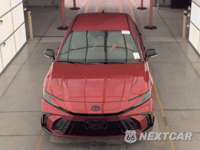 2026 Toyota Camry Nightshade - zdjęcie 2 z 18 - miniatura