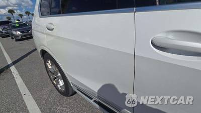 2021 BMW X7 Sports Activity Vehicle xDrive40i - zdjęcie 29 z 31 - miniatura