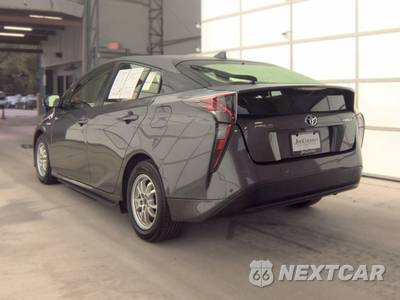 2017 Toyota Prius Two - zdjęcie 6 z 39 - miniatura