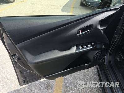 2017 Toyota Prius Two - zdjęcie 9 z 39 - miniatura