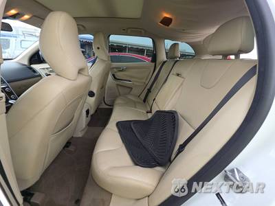 2015 Volvo XC60 T6 Platinum - zdjęcie 13 z 30 - miniatura