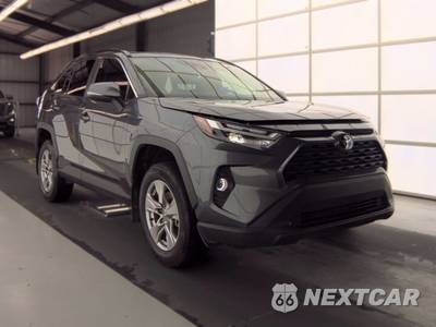 2025 Toyota RAV4 XLE - zdjęcie 3 z 28 - miniatura