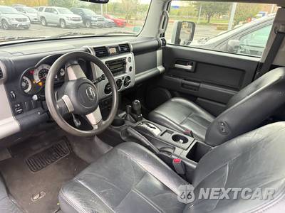 2008 Toyota FJ Cruiser w/Rear Doors - zdjęcie 18 z 27 - miniatura