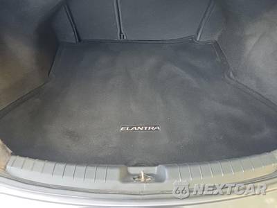 2018 Hyundai Elantra SE Sedan - zdjęcie 19 z 28 - miniatura