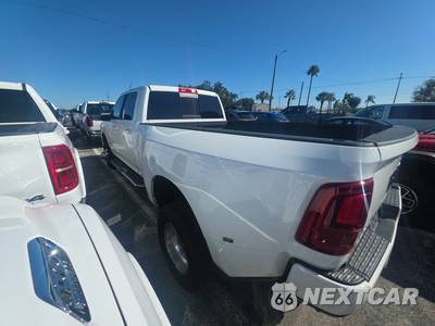 2026 Ram 3500 Laramie Crew Cab Long Bed DRW - zdjęcie 6 z 22 - miniatura