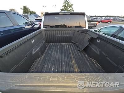 2025 Toyota Tacoma SR5 Crew Cab Medium Bed - zdjęcie 16 z 30 - miniatura
