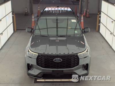 2025 Ford Explorer ST-Line - zdjęcie 2 z 19 - miniatura