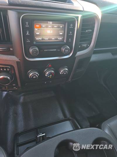 2022 Ram 1500 Classic Tradesman Crew Cab Short Bed - zdjęcie 11 z 28 - miniatura