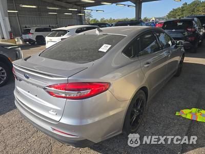 2020 Ford Fusion SE - zdjęcie 4 z 20 - miniatura