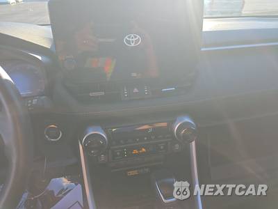 2024 Toyota RAV4 Limited - zdjęcie 11 z 25 - miniatura