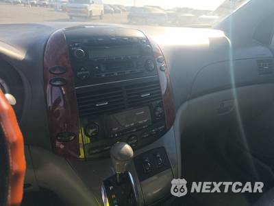 2004 Toyota Sienna XLE Limited 119.3" WB - zdjęcie 11 z 19 - miniatura