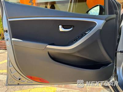 2017 Hyundai Elantra GT Hatchback - zdjęcie 17 z 34 - miniatura