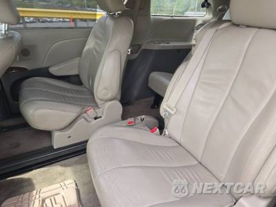 2014 Toyota Sienna XLE 8-Passenger 119.3" WB - zdjęcie 13 z 50 - miniatura