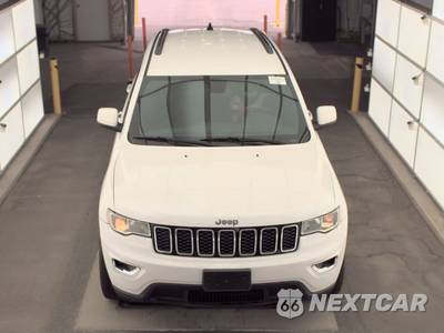 2017 Jeep Grand Cherokee Laredo - zdjęcie 2 z 54 - miniatura