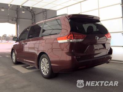 2014 Toyota Sienna XLE 8-Passenger 119.3" WB - zdjęcie 6 z 50 - miniatura