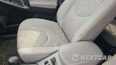 2010 Toyota RAV4 - zdjęcie 29 z 69 - miniatura