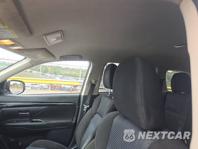 2019 Mitsubishi Outlander ES - zdjęcie 18 z 56 - miniatura