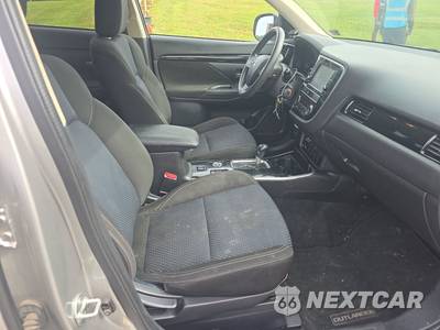 2019 Mitsubishi Outlander ES - zdjęcie 8 z 56 - miniatura