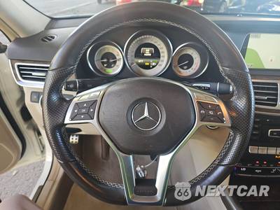 2014 Mercedes-Benz E 350 4MATIC Sedan - zdjęcie 10 z 26 - miniatura