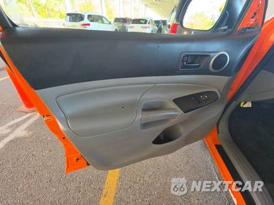 2015 Toyota Tacoma Extended Cab Medium Bed w/Rear Doors - zdjęcie 9 z 39 - miniatura