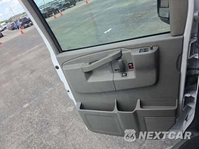 2025 GMC Savana 2500 Cargo Van 1WT 135.0" WB - zdjęcie 9 z 35 - miniatura