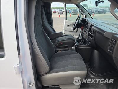 2025 GMC Savana 2500 Cargo Van 1WT 135.0" WB - zdjęcie 8 z 35 - miniatura