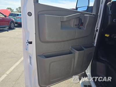 2025 Chevrolet Express 2500 Cargo Van 1WT 135.0" WB - zdjęcie 9 z 32 - miniatura