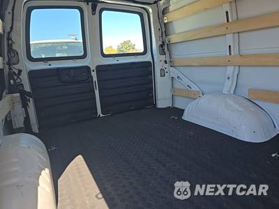 2025 Chevrolet Express 2500 Cargo Van 1WT 135.0" WB - zdjęcie 13 z 23 - miniatura