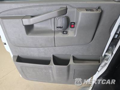 2025 Chevrolet Express 2500 Cargo Van 1WT 135.0" WB - zdjęcie 9 z 22 - miniatura