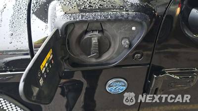 2023 Jeep Wrangler 4xe 4 Door Rubicon - zdjęcie 18 z 25 - miniatura