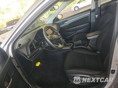 2020 Hyundai Elantra SEL Sedan - zdjęcie 7 z 28 - miniatura