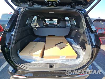 2026 Toyota RAV4 Plug-In Hybrid XSE - zdjęcie 16 z 22 - miniatura