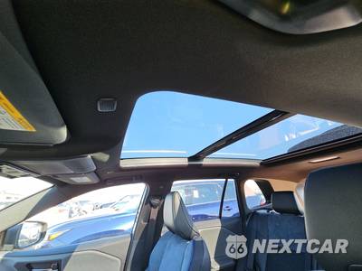 2026 Toyota RAV4 Plug-In Hybrid XSE - zdjęcie 19 z 21 - miniatura