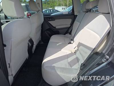 2014 Subaru Forester 2.5i - zdjęcie 13 z 30 - miniatura