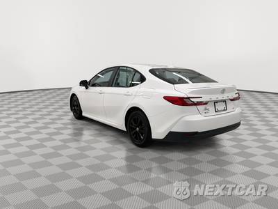 2026 Toyota Camry LE - zdjęcie 7 z 30 - miniatura