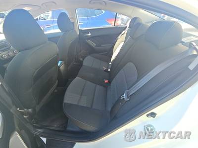 2017 Kia Forte LX Sedan - zdjęcie 13 z 28 - miniatura