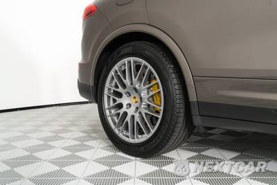 2016 Porsche Cayenne Turbo S - zdjęcie 28 z 55 - miniatura