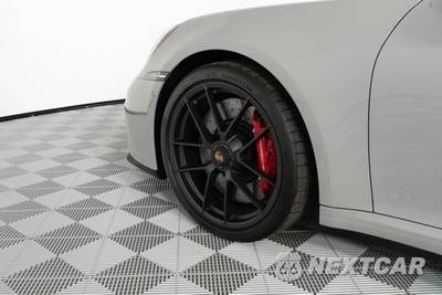 2025 Porsche 911 Targa 4 GTS - zdjęcie 15 z 43 - miniatura