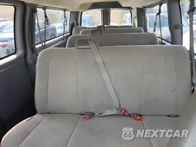 2020 Chevrolet Express 3500 Passenger Van LS 1LS 155.1" WB - zdjęcie 16 z 23 - miniatura