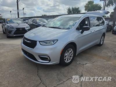 2024 Chrysler Pacifica Touring L 121.6" WB