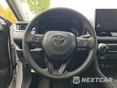 2025 Toyota RAV4 Hybrid XLE - zdjęcie 10 z 22 - miniatura