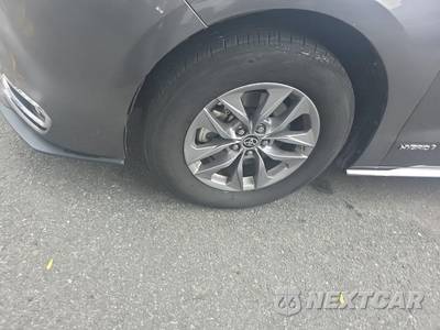 2021 Toyota Sienna XLE 7-Passenger 120.5" WB - zdjęcie 8 z 23 - miniatura