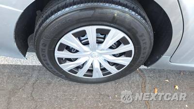 2018 Toyota Camry Hybrid LE - zdjęcie 26 z 28 - miniatura